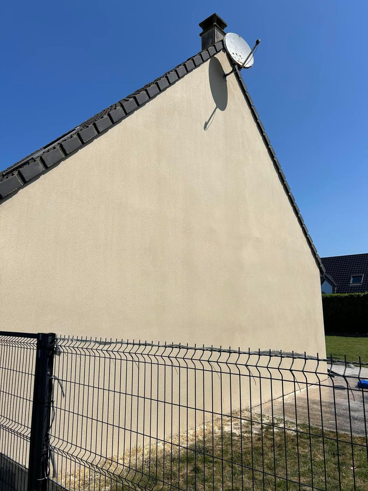 Nettoyage de fa&ccedil;ade d'une maison image 2